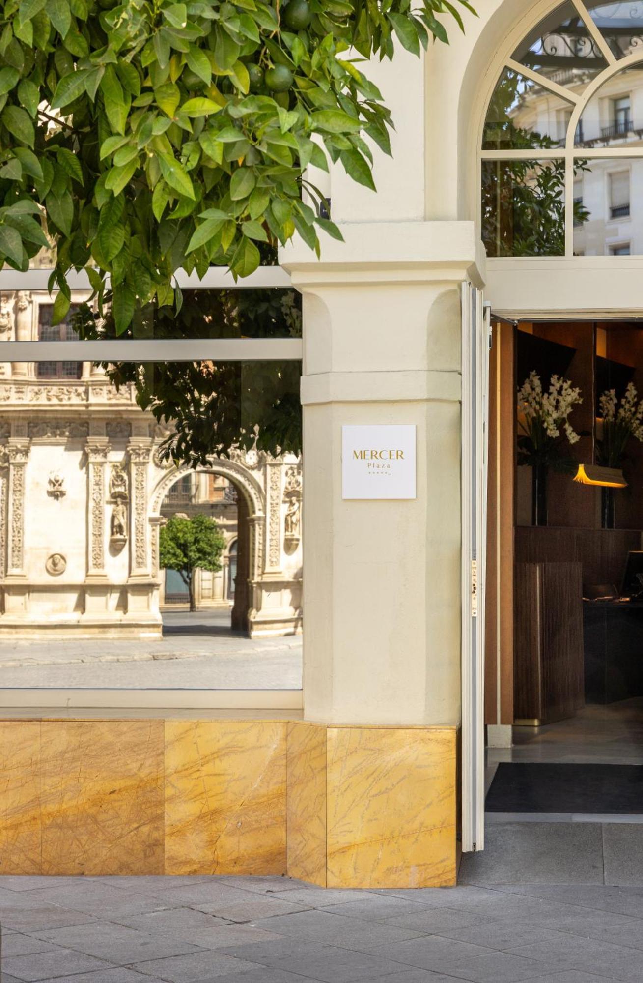 Mercer Plaza Sevilla 5 Gl ภายนอก รูปภาพ
