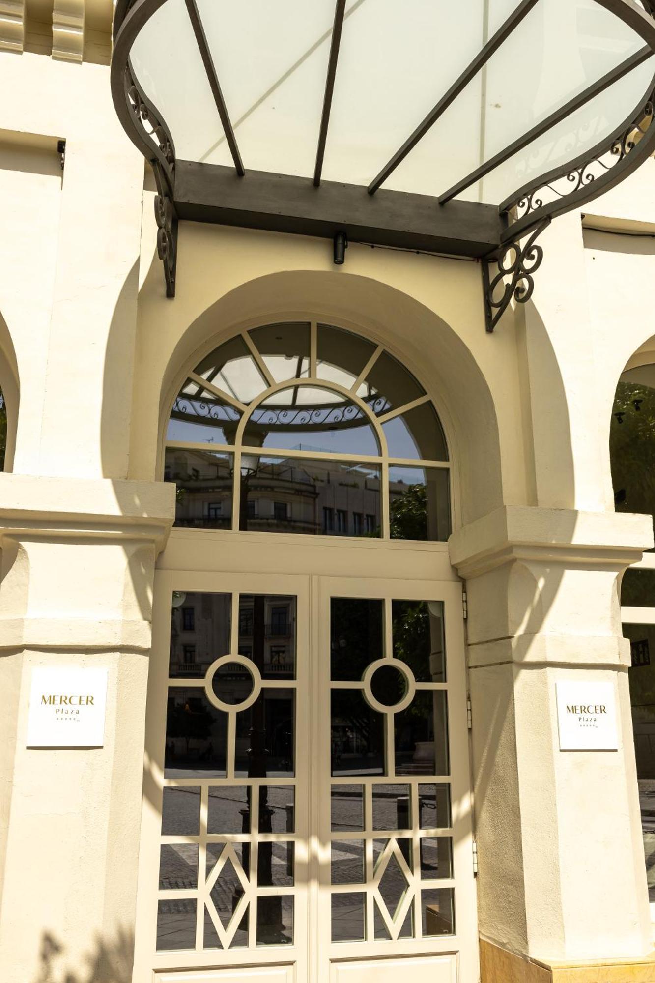 Mercer Plaza Sevilla 5 Gl ภายนอก รูปภาพ